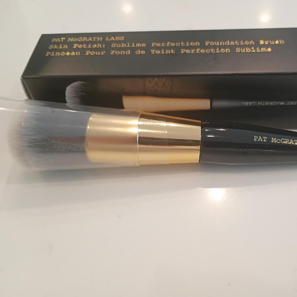 💋Pat McGrath Sublime Foundation Brush *NEW - Picture 4 of 4